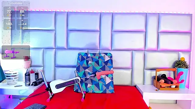 LovelyNickii online show from April 24, 12:52 pm