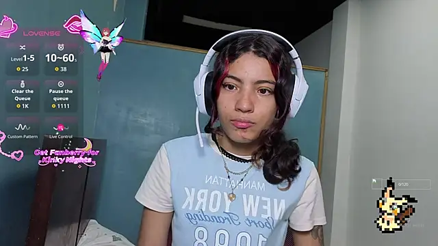 Lovelyamyy online show from October 28, 2:06 am