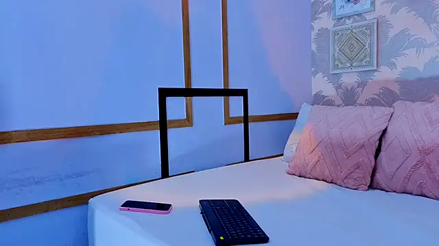 CharlotteGraay online show from February 6, 8:12 pm