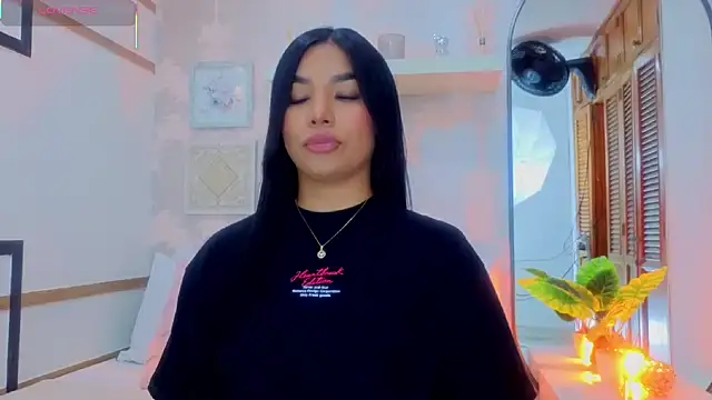 CharlotteGraay online show from April 24, 8:11 pm