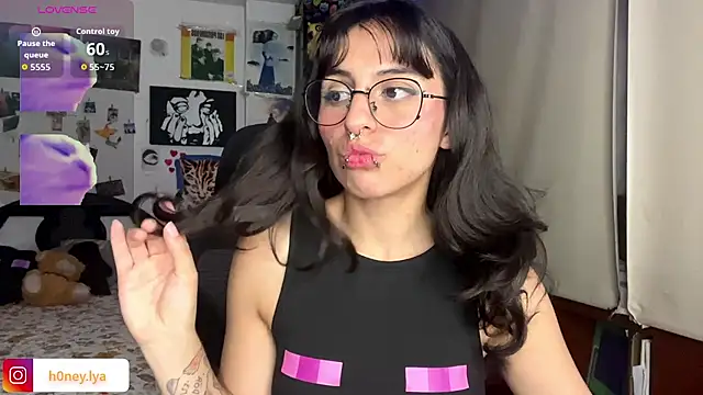 B0nnie H0ney online show from July 8, 1:52 am
