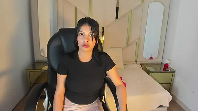 Salmaportman69 online show from March 12, 9:28 pm