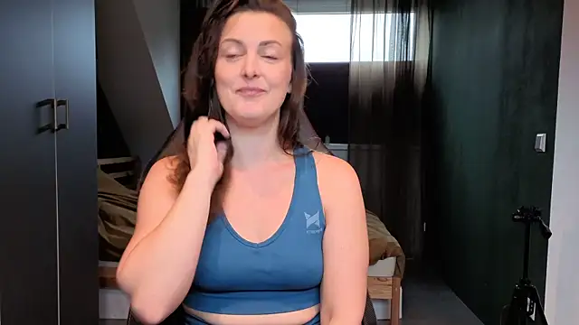 cumtomama online show from September 9, 8:25 am