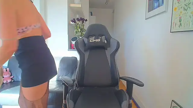 KattyFR online show from October 18, 9:23 am