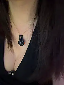 nainai2002 online show from April 1, 1:41 pm