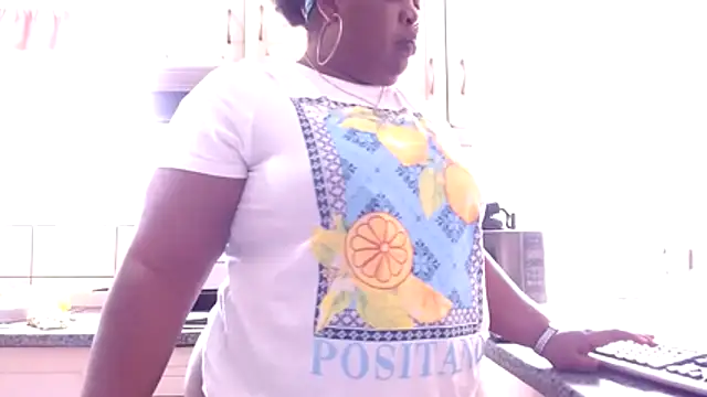 omalicha98 online show from December 4, 7:43 am