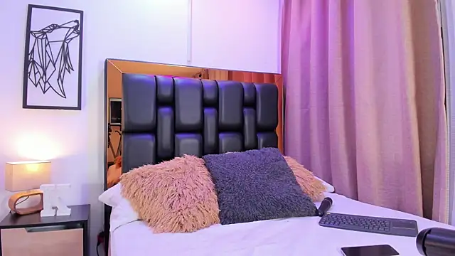 Katalina Evans online show from April 27, 11:51 am