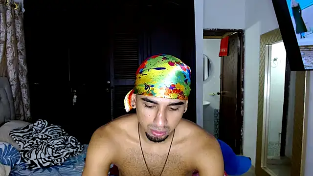 sweethoneytsx online show from February 20, 8:20 pm