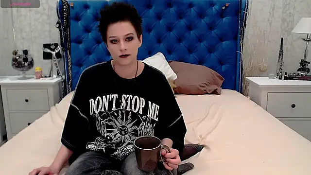 via mayer  online show from April 27, 6:49 pm