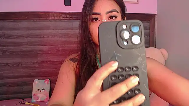 AdaaMillan online show from January 9, 10:25 pm