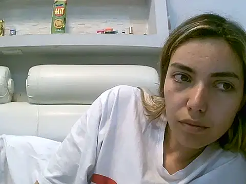 VittoriaTaylor online show from May 7, 10:57 pm