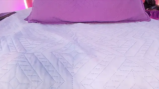 Auroraa miller online show from February 20, 6:26 am