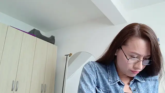 Andrewine89 online show from June 2, 9:05 pm