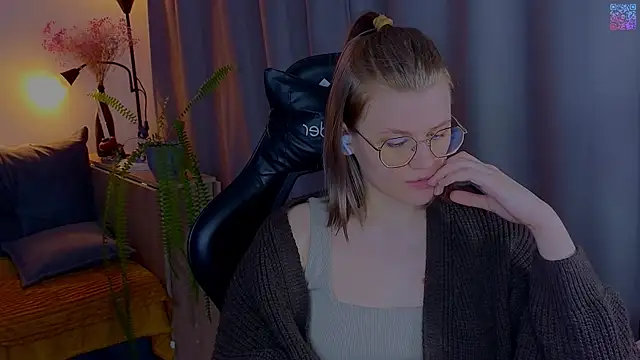  JessieVibes online show from April 25, 1:52 pm