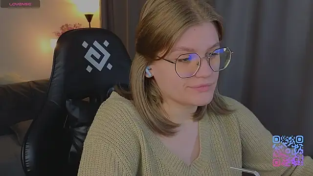  JessieVibes online show from June 13, 1:41 pm