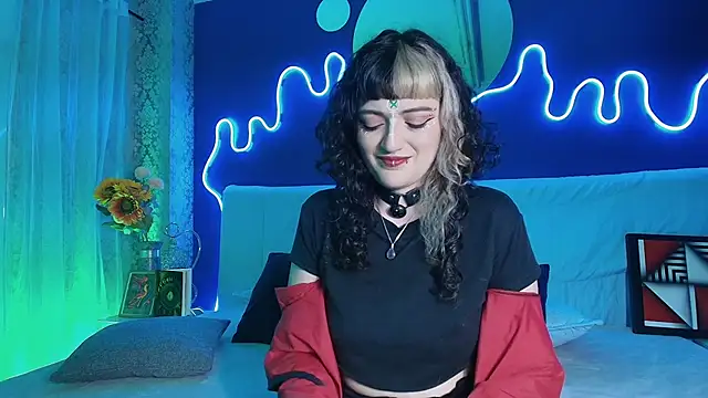 JeanneSabatier online show from April 28, 7:40 pm