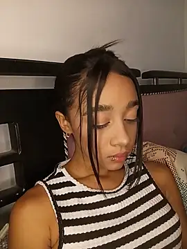 Zoe Sweett18 online show from June 3, 6:46 pm
