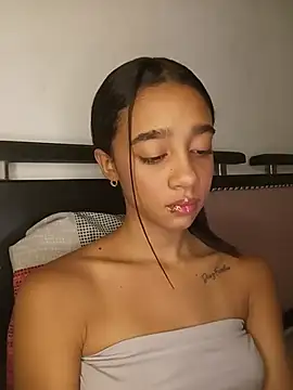 Zoe Sweett18 online show from June 24, 6:18 pm