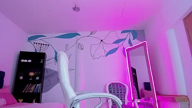 Dana Paula online show from April 24, 12:30 pm