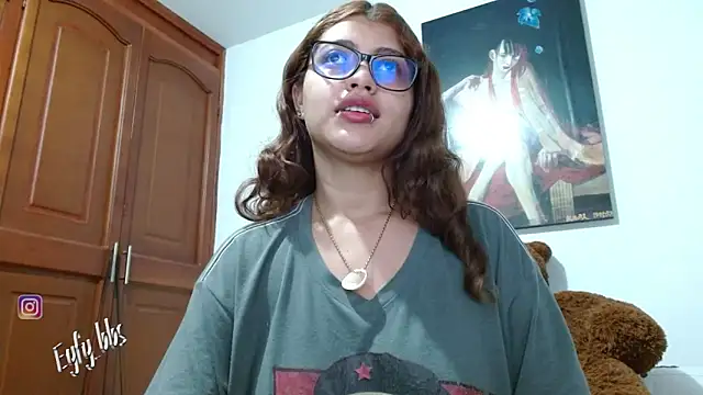 Snapshot of Eyfy_bbs chatting on October 3, 10:04 pm Eyfy bbs online show from October 3, 10:04 pm
