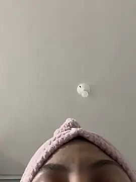 AmandaBrooks 18 online show from March 28, 8:36 am