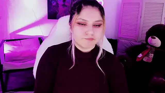 DiaAngell online show from April 4, 8:51 pm