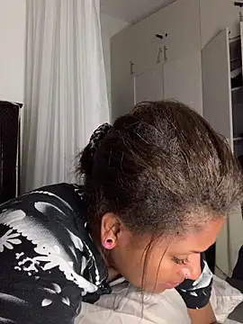 madell online show from April 24, 3:53 am