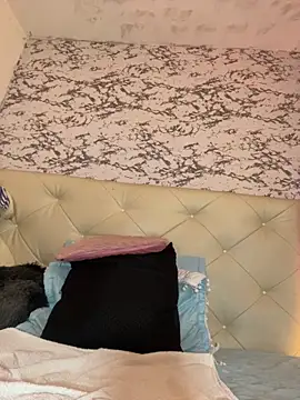 Lili  taylor online show from October 4, 12:27 am