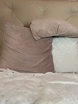 Lili  taylor online show from February 10, 3:09 am