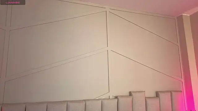 sharonnleon online show from April 22, 12:35 pm