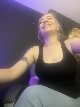 viktoria davis  online show from October 14, 10:45 pm