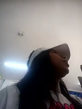 Stephanie69ryanhot online show from April 24, 1:25 pm