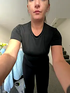 Snapshot of GoddessLucyRose chatting on September 12, 9:29 am GoddessLucyRose online show from September 12, 9:29 am