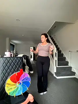 Snapshot of GoddessLucyRose chatting on October 1, 10:09 am GoddessLucyRose online show from October 1, 10:09 am