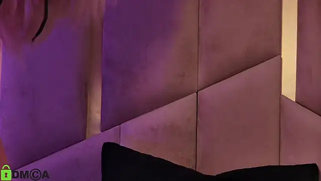 MaeveDream online show from September 24, 7:02 pm