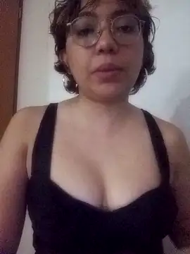 criscrispdv online show from April 25, 2:47 am