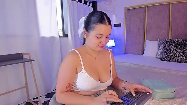 Snapshot of ValeriaOrtega chatting on October 14, 11:24 am ValeriaOrtega online show from October 14, 11:24 am