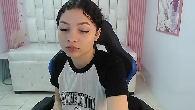 Snapshot of shalon_diaz_s chatting on September 17, 1:09 pm shalon diaz s online show from September 17, 1:09 pm