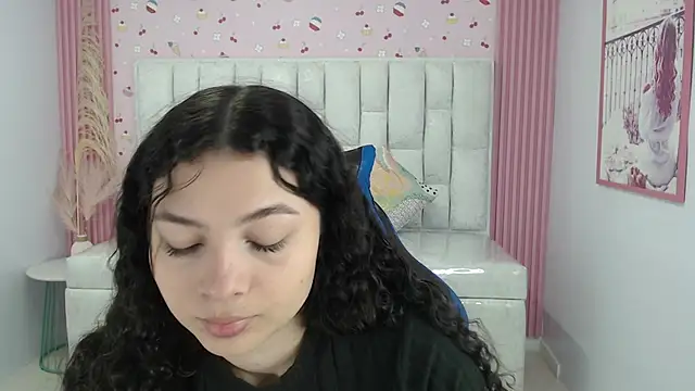 Snapshot of shalon_diaz_s chatting on September 30, 1:17 pm shalon diaz s online show from September 30, 1:17 pm