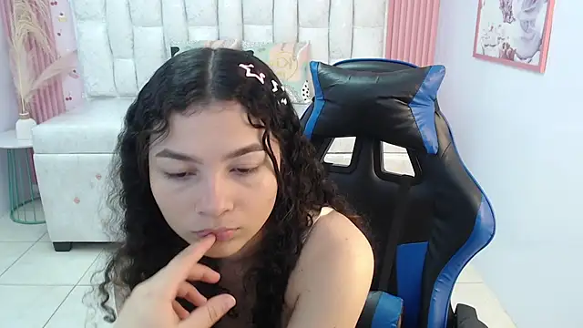Snapshot of shalon_diaz_s chatting on October 4, 1:39 pm shalon diaz s online show from October 4, 1:39 pm