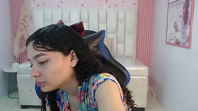 Snapshot of shalon_diaz_s chatting on October 7, 1:26 pm shalon diaz s online show from October 7, 1:26 pm