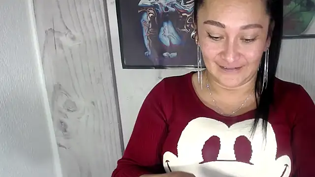 JULIANAWET69 online show from November 12, 3:15 am