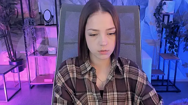 PamBeesly online show from October 29, 8:51 am