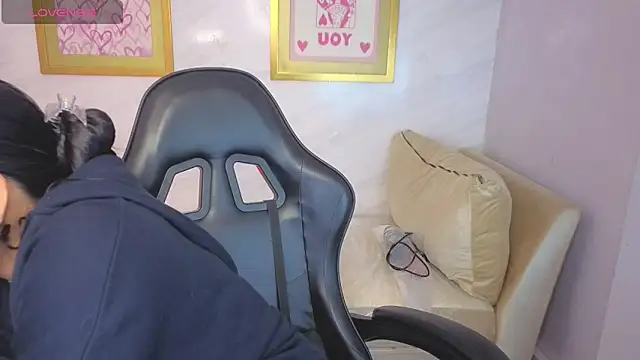 Paulette v online show from April 23, 1:02 pm