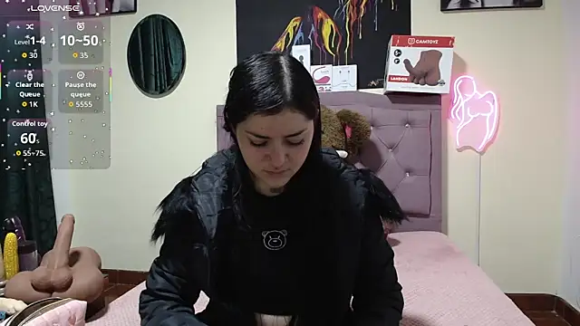 Emmie Hot online show from April 23, 10:55 am