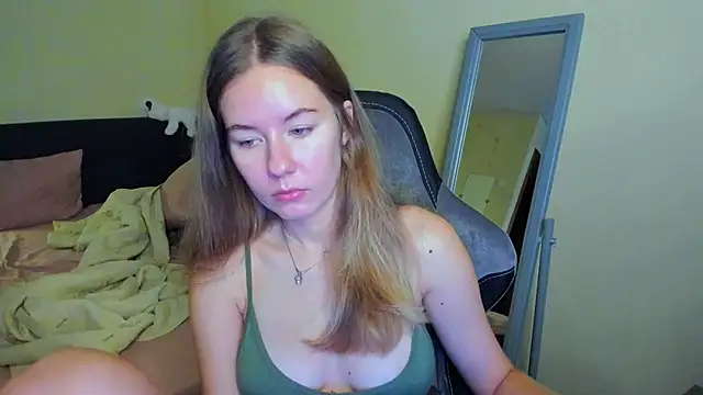 EmilyPaw online show from November 1, 8:51 am