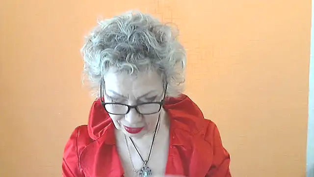 NessyJenixs online show from April 25, 6:38 am