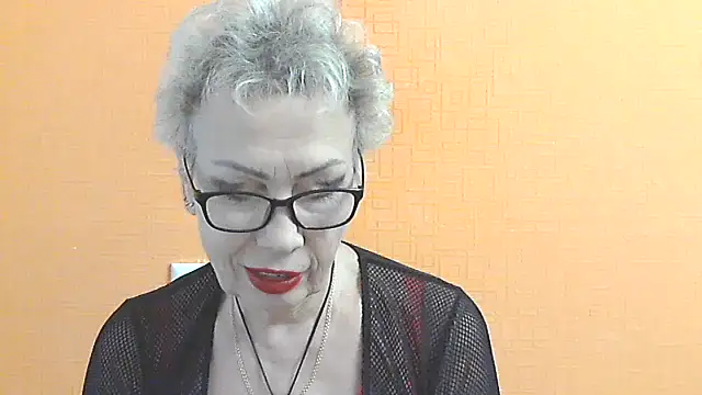 NessyJenixs online show from October 31, 1:48 pm