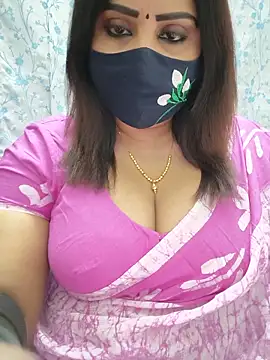 Queenflowerr online show from June 9, 8:08 pm