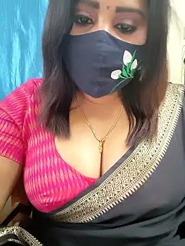 Queenflowerr online show from April 27, 5:43 pm